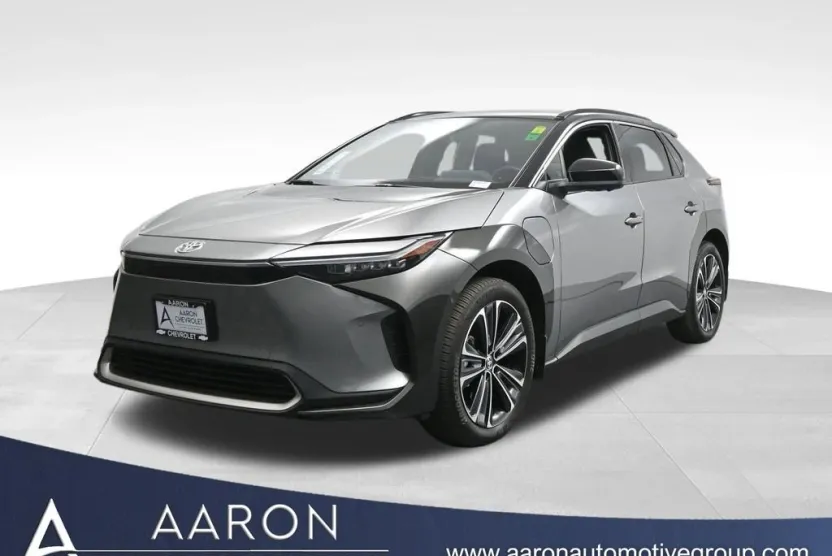 2024 Toyota bZ4X XLE photo 1