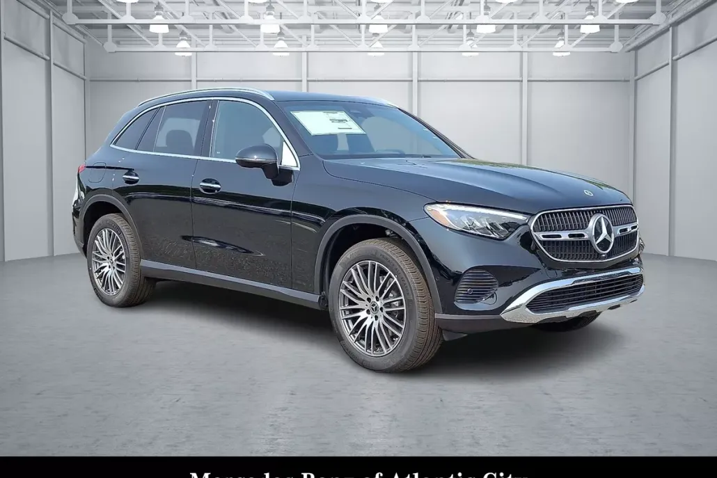 2025 Mercedes Benz GLC 300 4MATIC photo 1