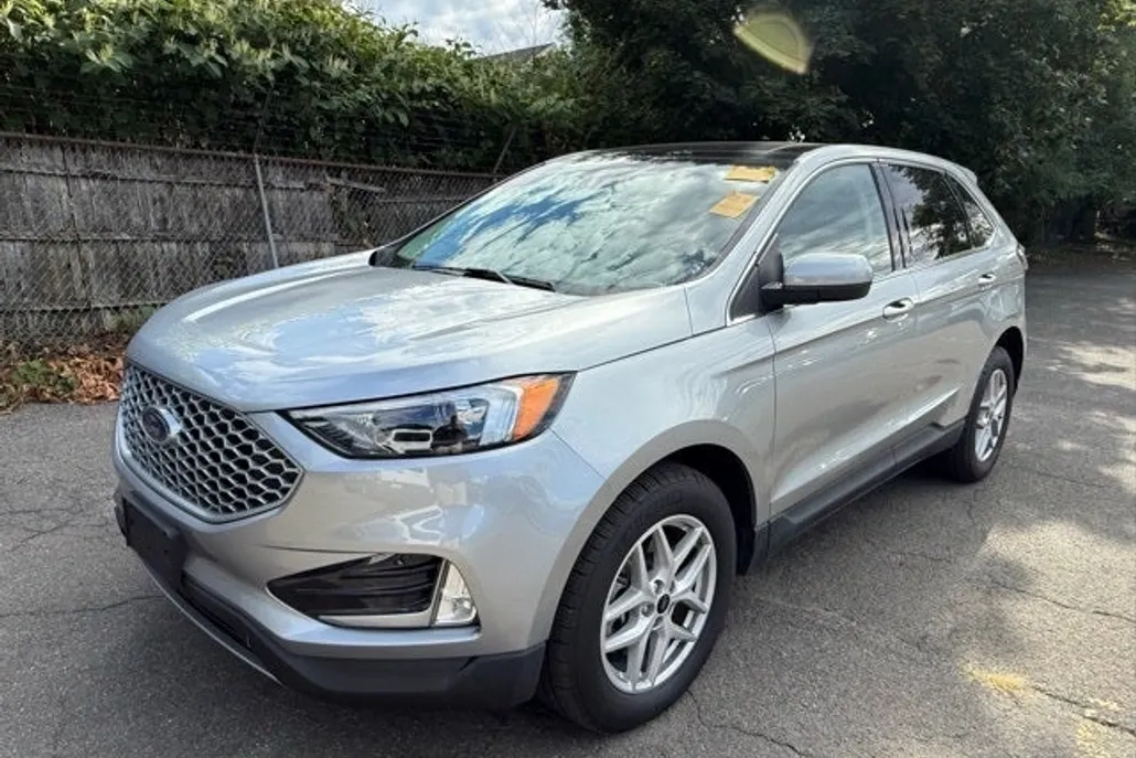 2023 Ford Edge SEL photo 1