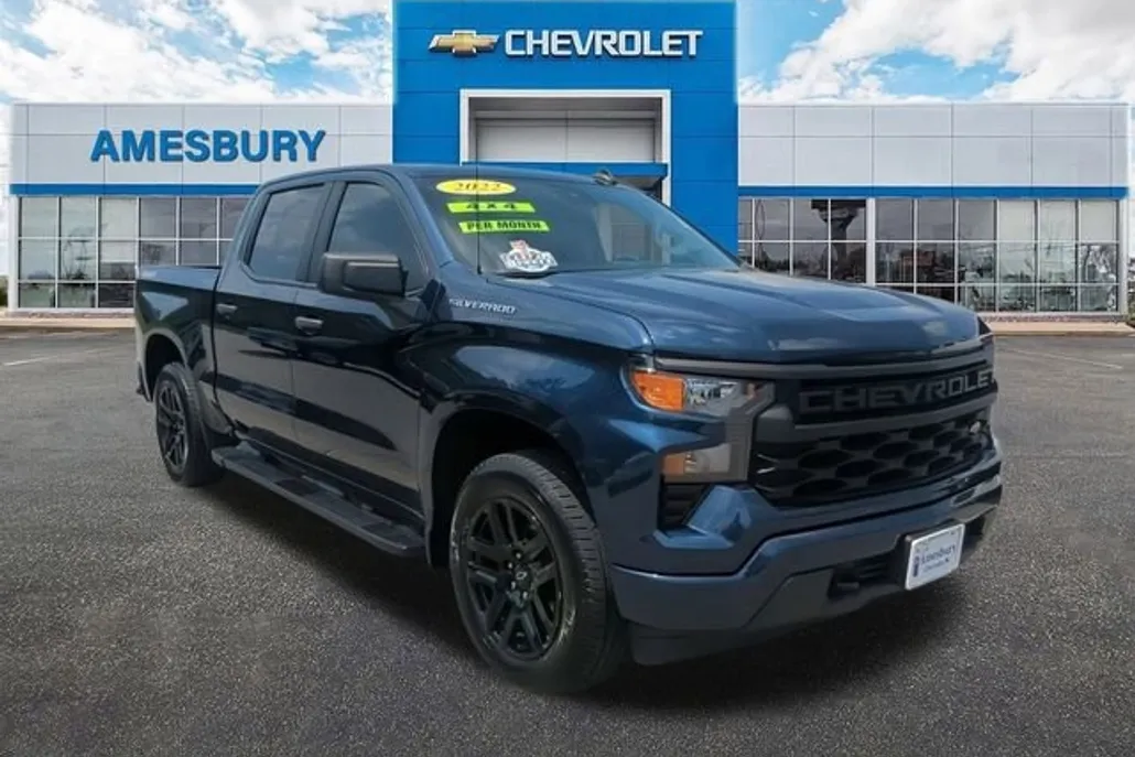 2022 Chevrolet Silverado 1500 Custom photo 1