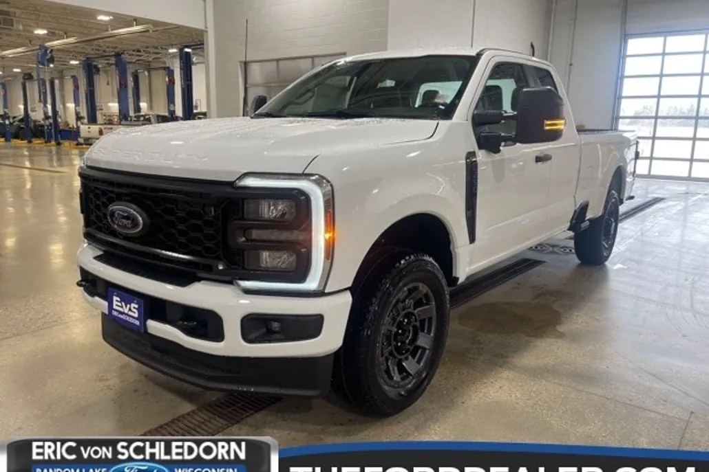 2025 Ford F-250 photo 1