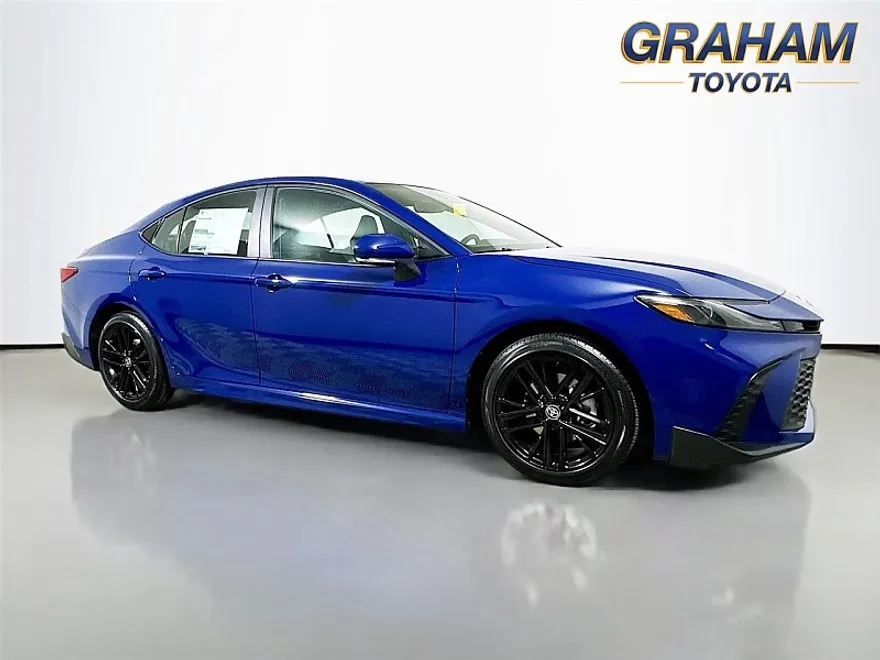 2025 Toyota Camry SE photo 1