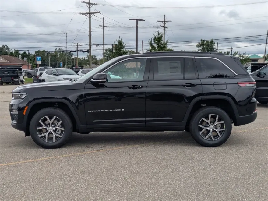 2025 Jeep Grand Cherokee Limited photo 1