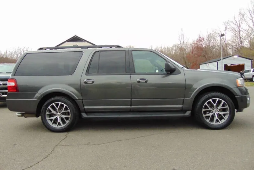 2015 Ford Expedition EL XLT photo 1