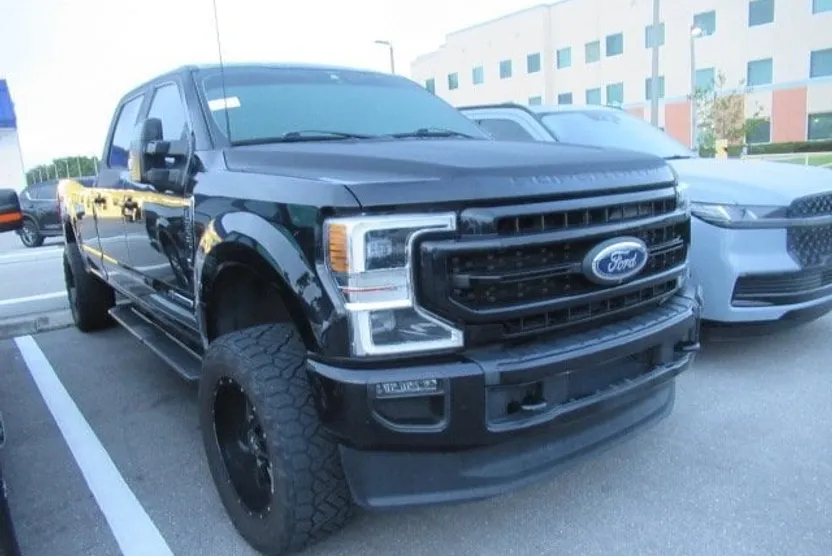 2022 Ford F-350 Lariat photo 1