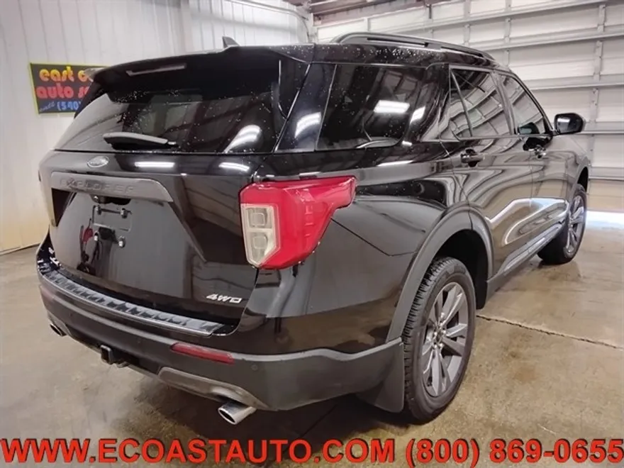 2021 Ford Explorer XLT photo 1