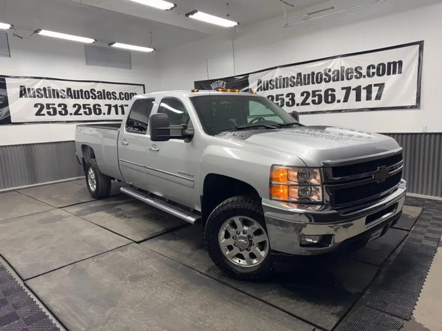 2013 Chevrolet Silverado 3500HD LT photo 1