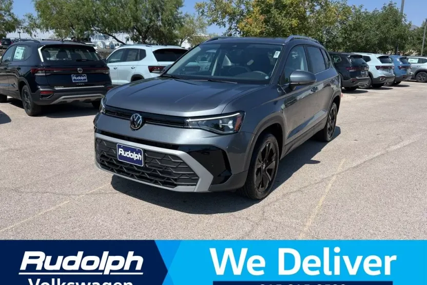 2025 Volkswagen Taos SE photo 1