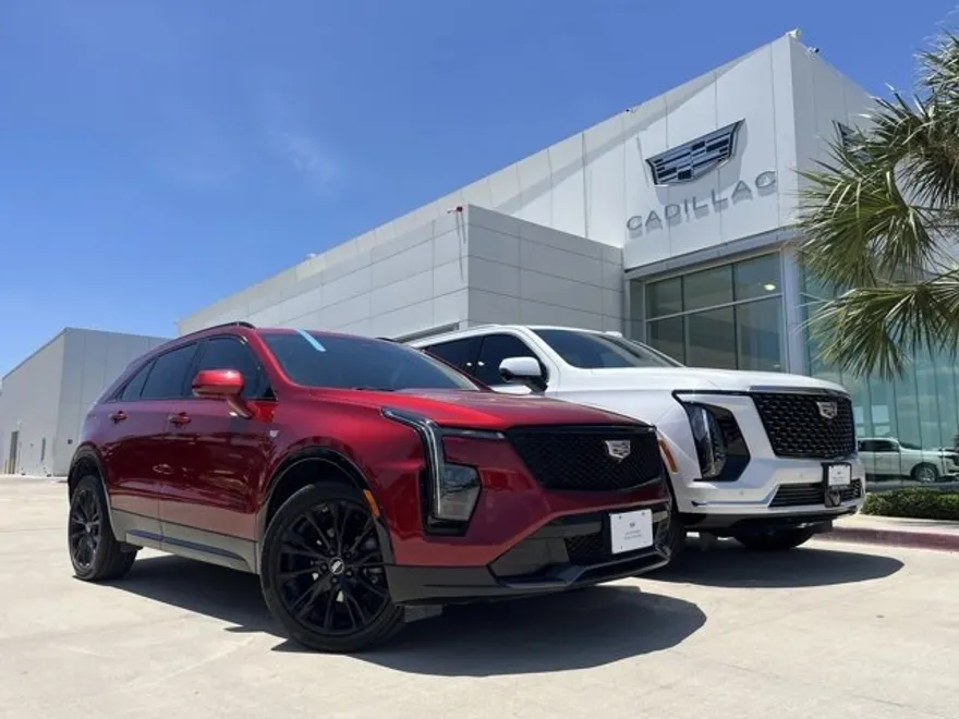 2025 Cadillac XT4 Sport photo 1