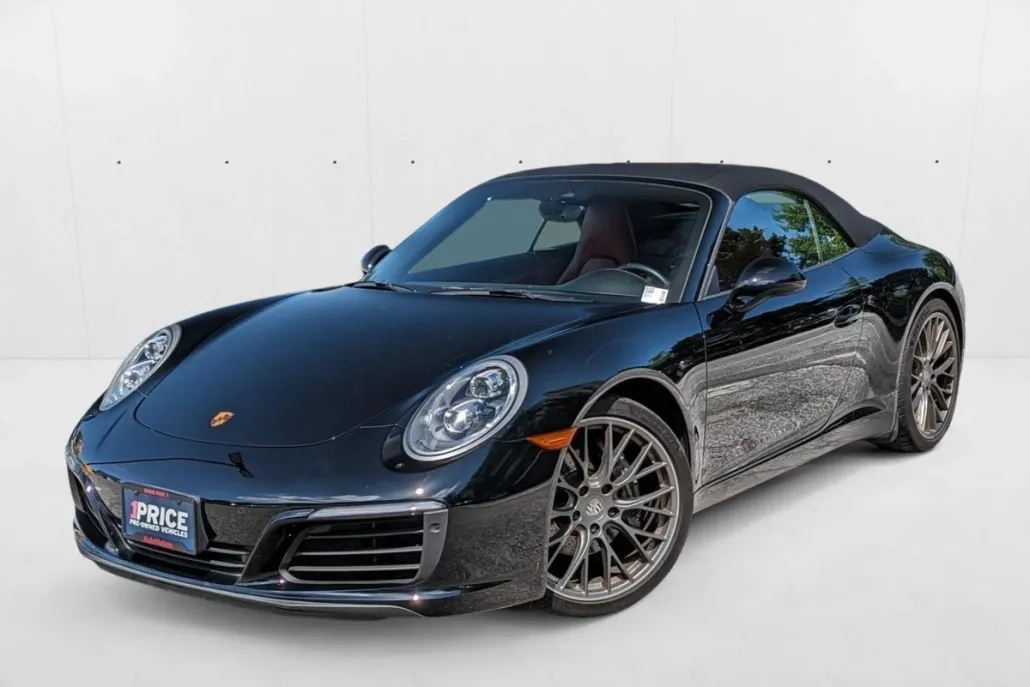2017 Porsche 911 Cabriolet photo 1