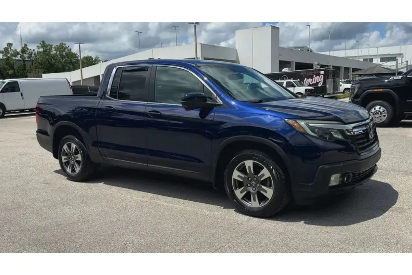 2017 Honda Ridgeline RTL-T photo 1