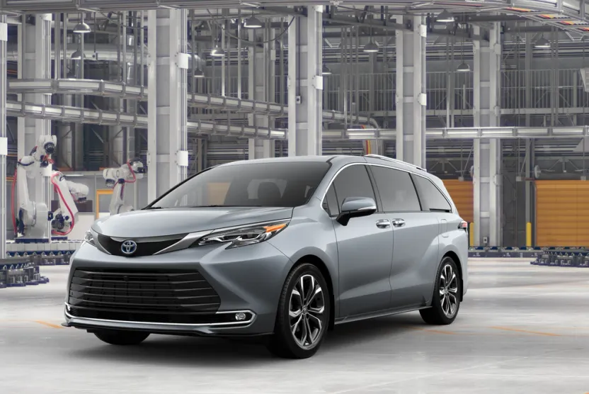 2025 Toyota Sienna Platinum photo 1