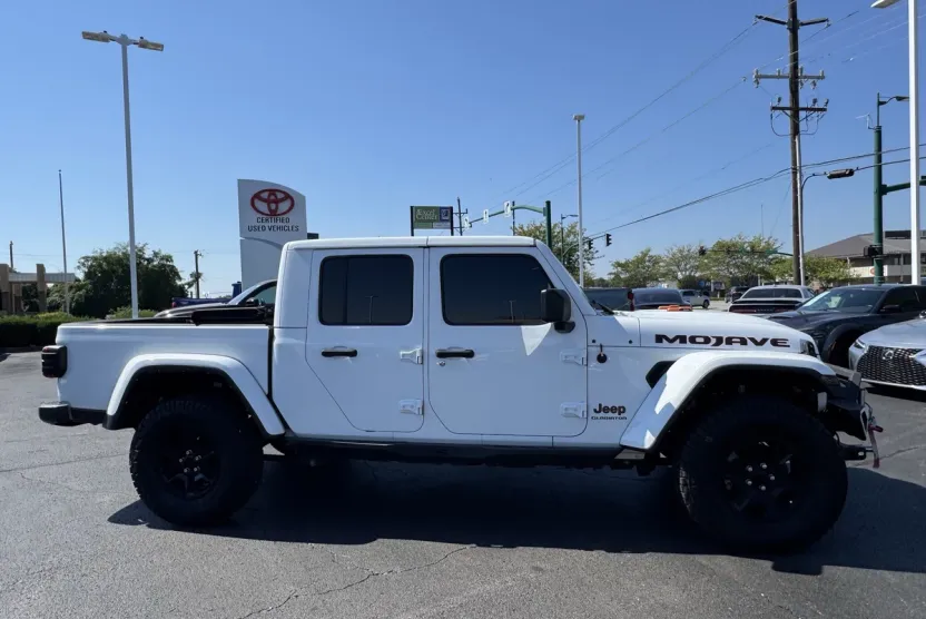 2022 Jeep Gladiator Mojave photo 1
