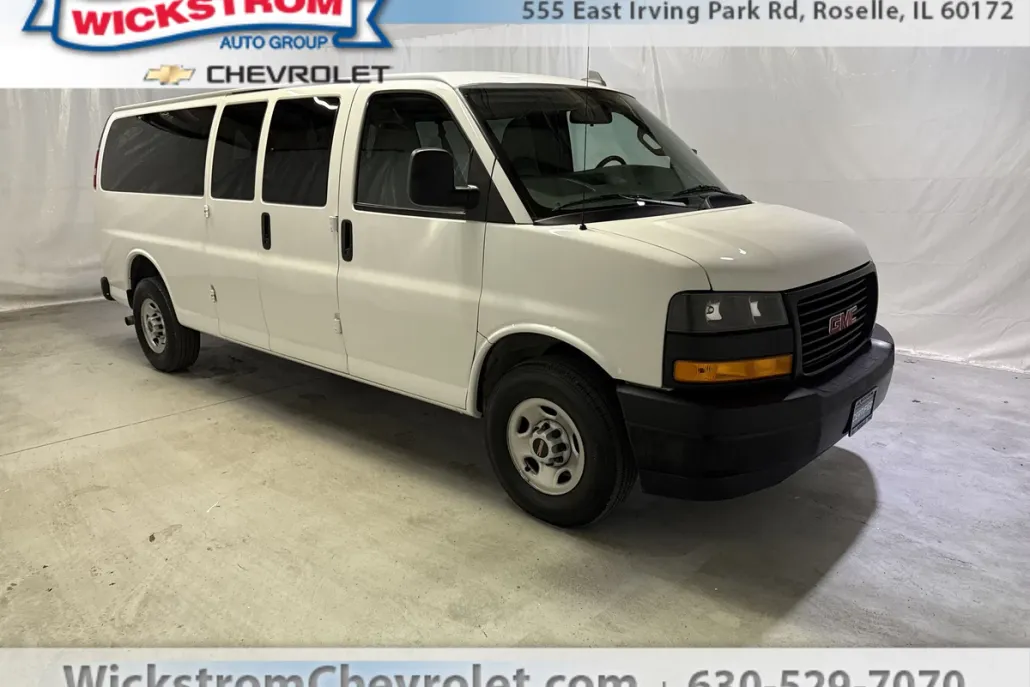2023 Gmc Savana Passenger 3500 LS photo 1