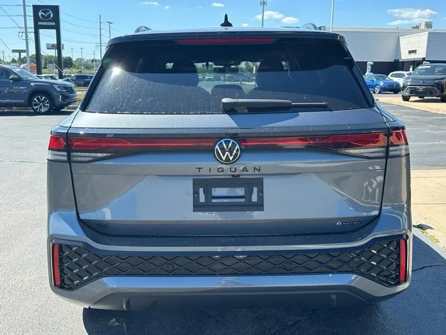 2025 Volkswagen Tiguan SE R-Line Black photo 1