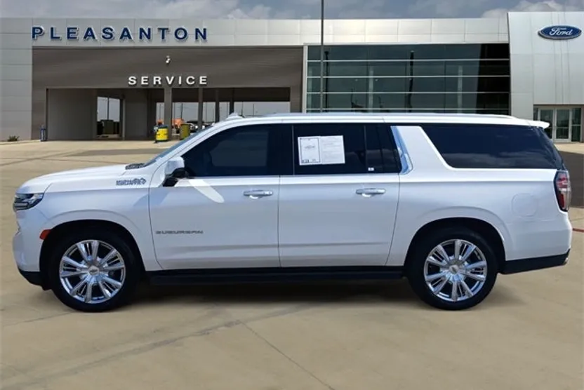 2021 Chevrolet Suburban High Country photo 1