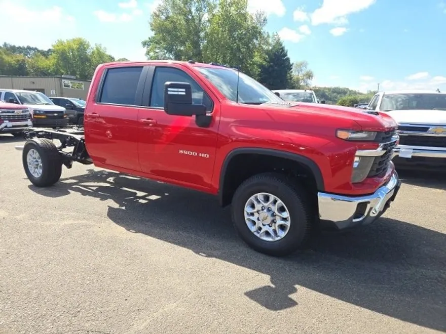 2025 Chevrolet Silverado 3500HD LT photo 1