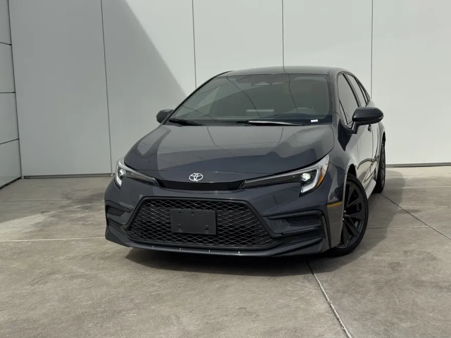 2024 Toyota Corolla SE photo 1