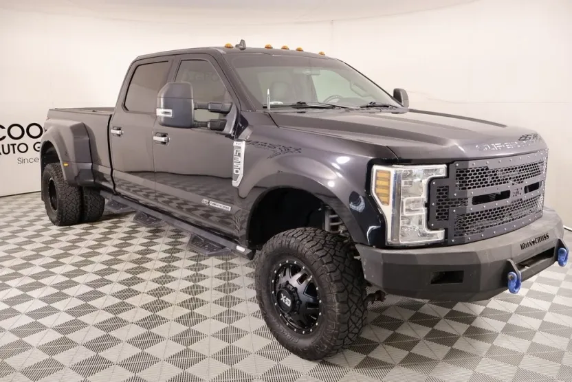 2019 Ford F-350 XLT photo 1