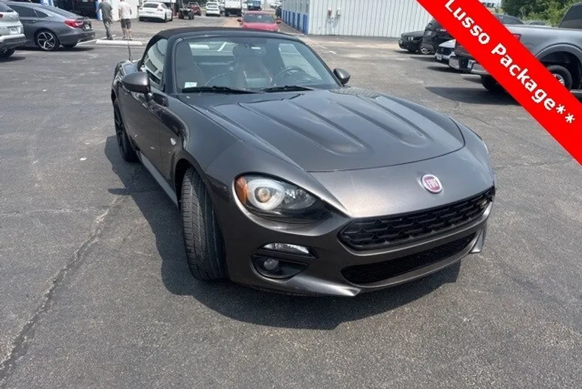 2018 Fiat 124 Spider Lusso photo 1