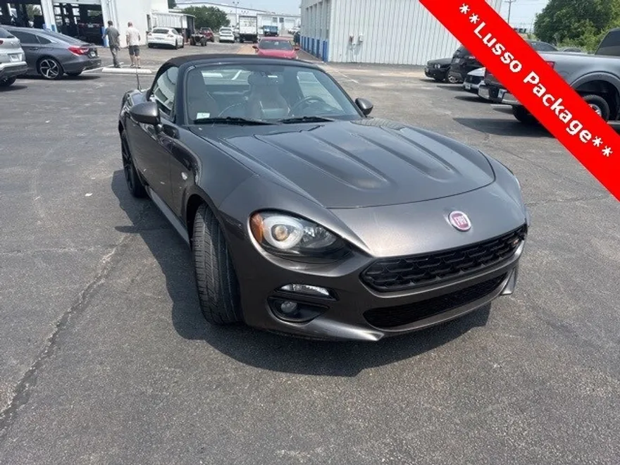 2018 Fiat 124 Spider Lusso photo 1