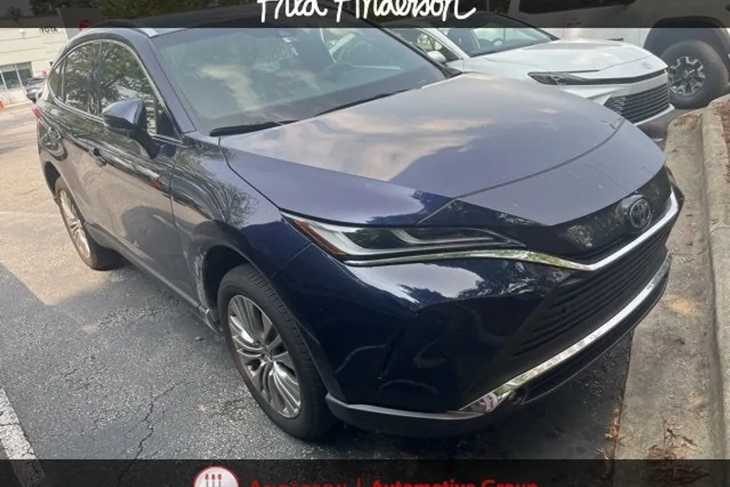 2023 Toyota Venza XLE photo 1