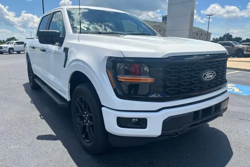 2025 Ford F-150 STX photo 1