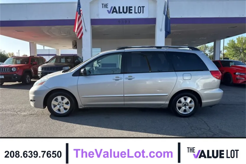 2007 Toyota Sienna LE photo 1