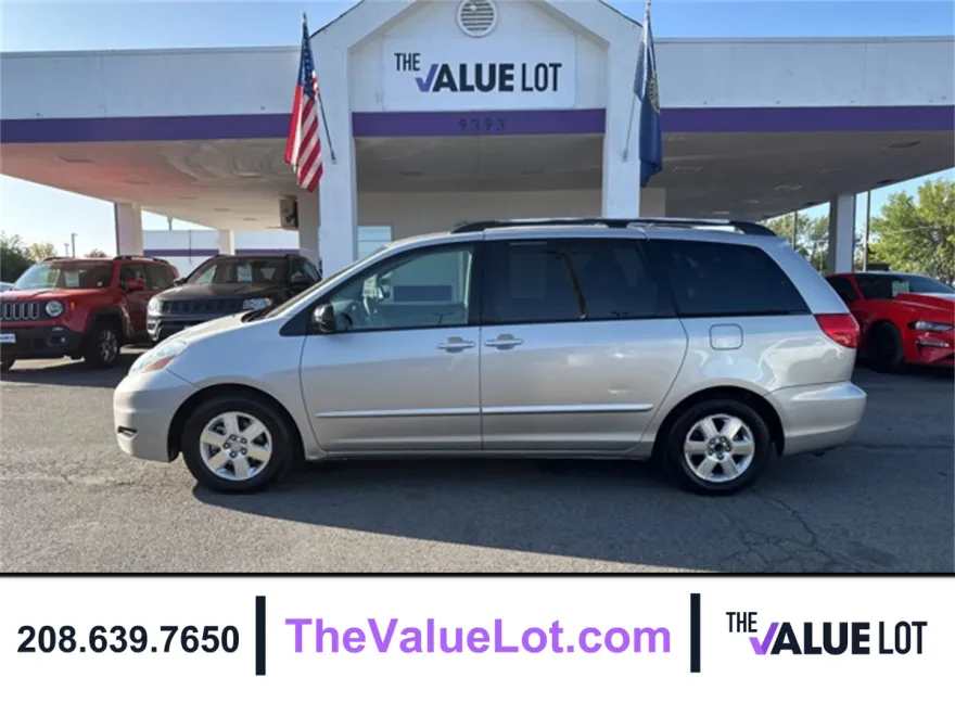 2007 Toyota Sienna LE photo 1