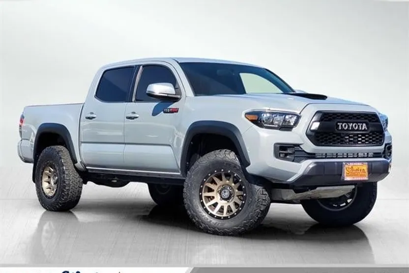 2017 Toyota Tacoma SR5 Sport TRD Pro photo 1