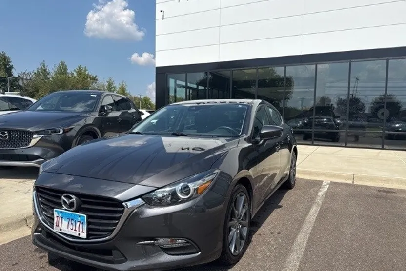 2018 Mazda Mazda3 Touring photo 1