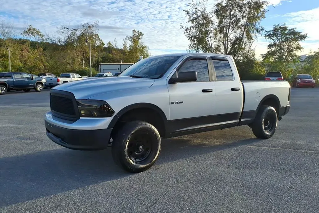2009 Dodge Ram SLT photo 1