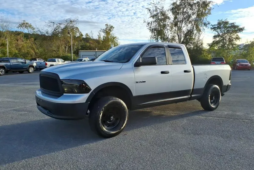 2009 Dodge Ram SLT photo 1
