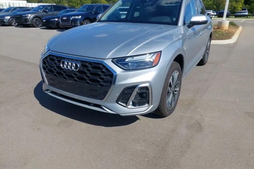 2025 Audi Q5 45 S line Premium Plus photo 1