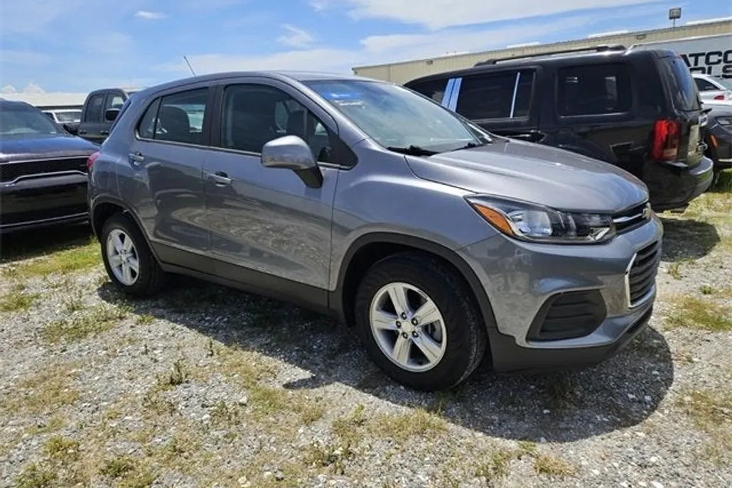 2020 Chevrolet Trax LS photo 1
