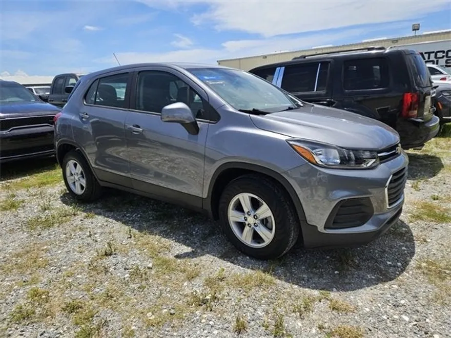 2020 Chevrolet Trax LS photo 1