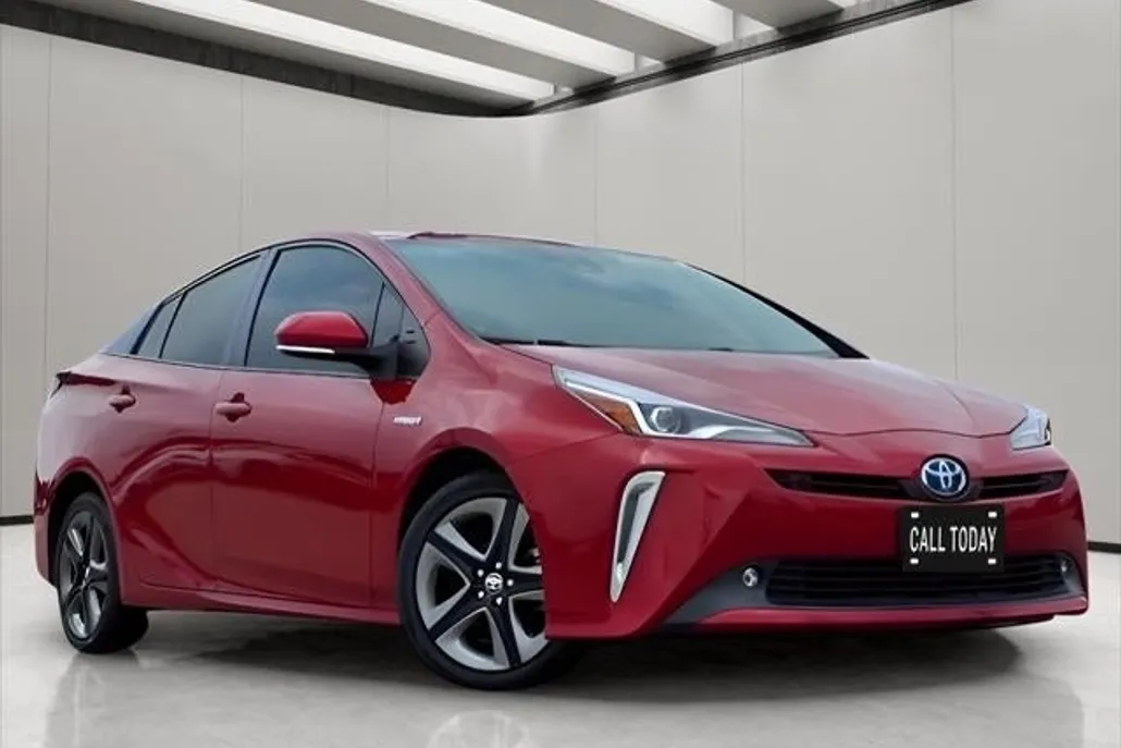 2022 Toyota Prius XLE photo 1