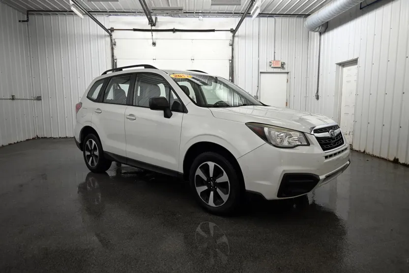 2017 Subaru Forester 2.5i photo 1