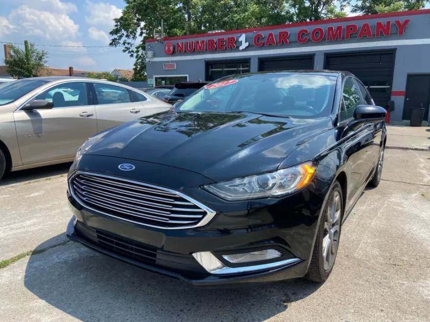 2017 Ford Fusion SE photo 1