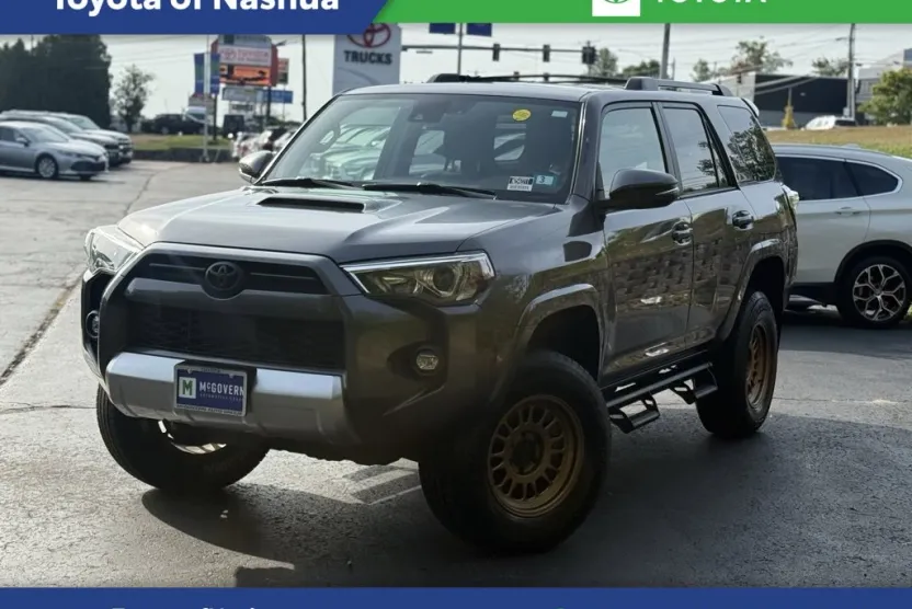 2023 Toyota 4Runner TRD Off-Road Premium photo 1