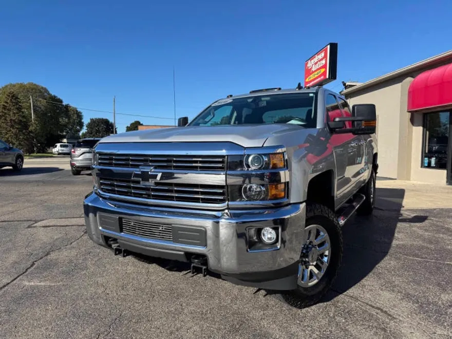 2016 Chevrolet Silverado 2500HD LT photo 1