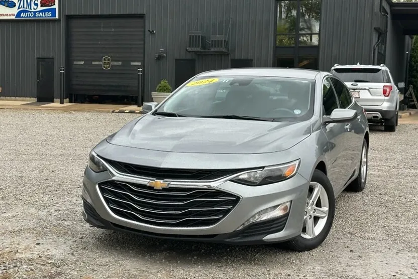 2024 Chevrolet Malibu 1LT photo 1