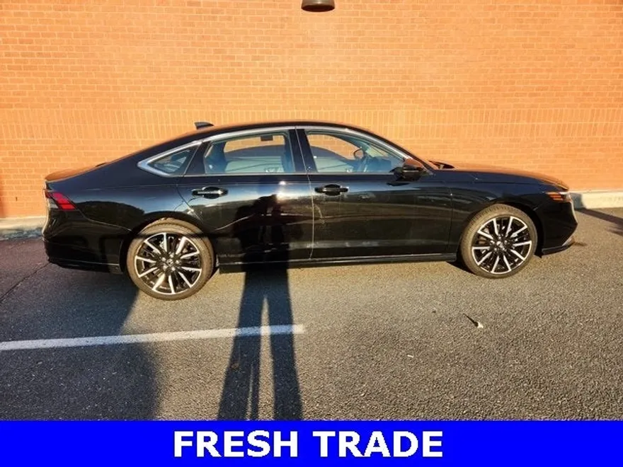 2024 Honda Accord Touring Hybrid photo 1