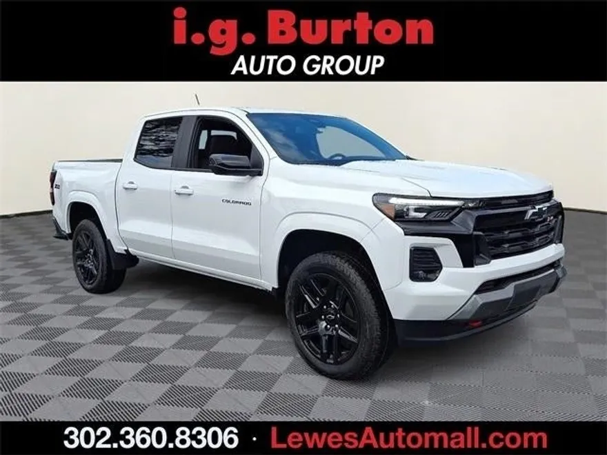 2025 Chevrolet Colorado Z71 photo 1