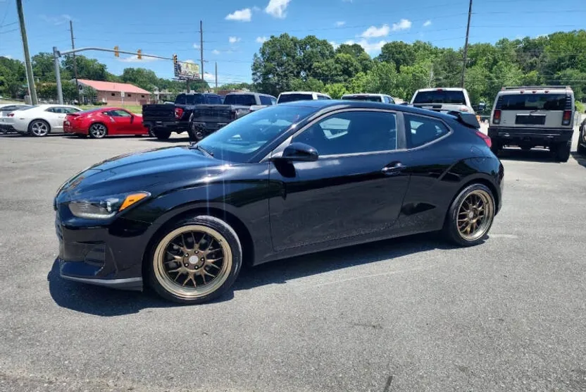 2019 Hyundai Veloster 2.0L Premium photo 1