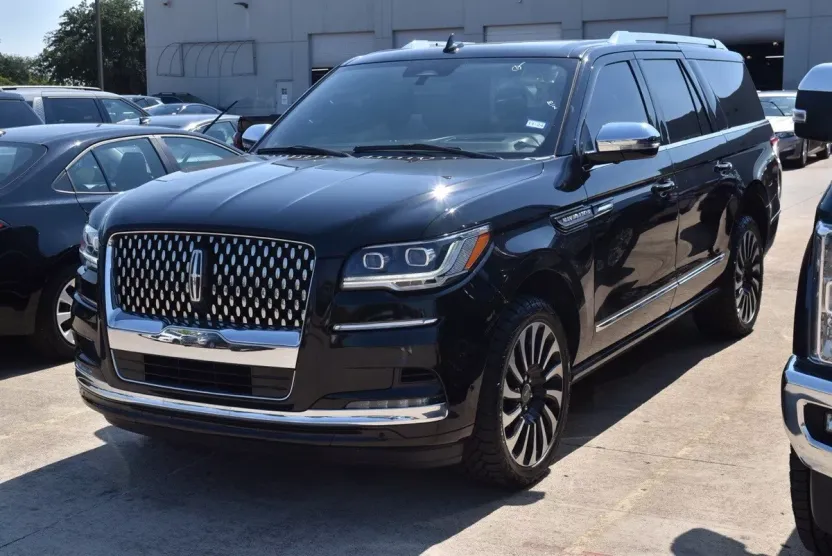 2022 Lincoln Navigator Black Label photo 1