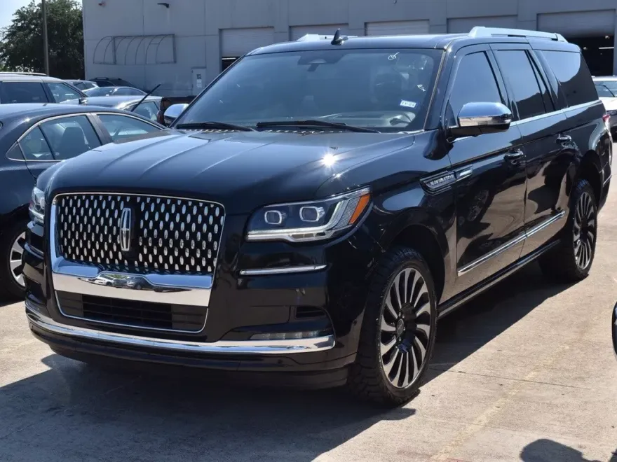 2022 Lincoln Navigator Black Label photo 1