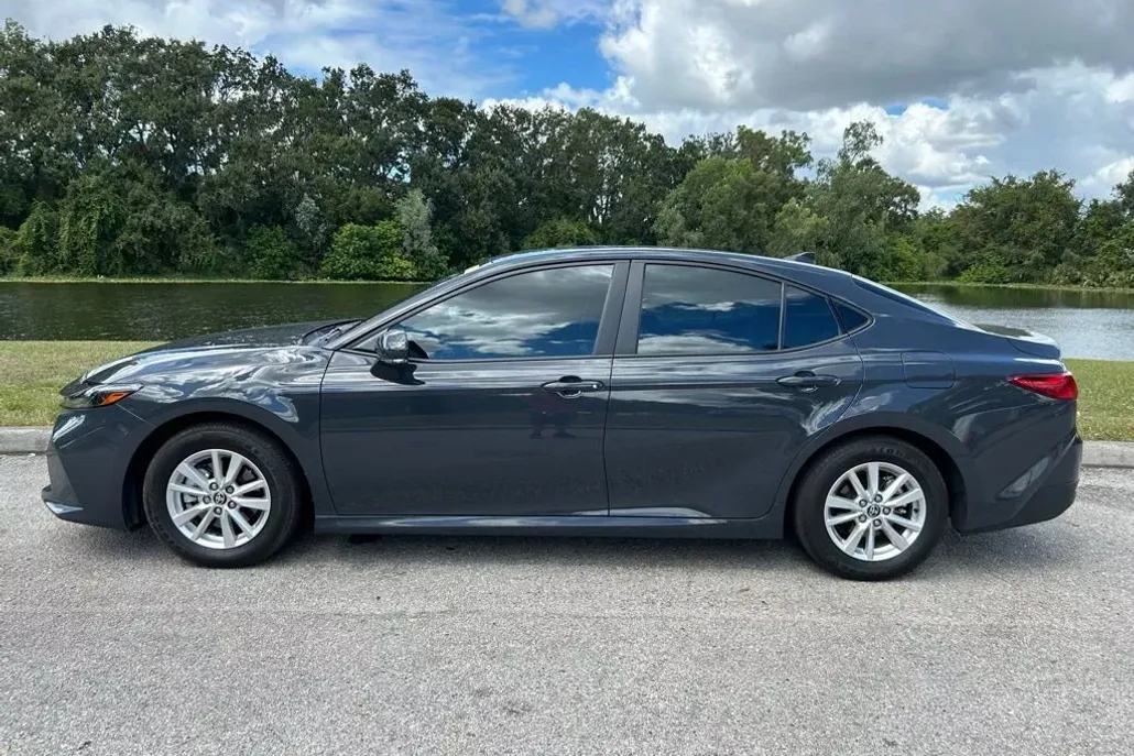 2025 Toyota Camry LE photo 1