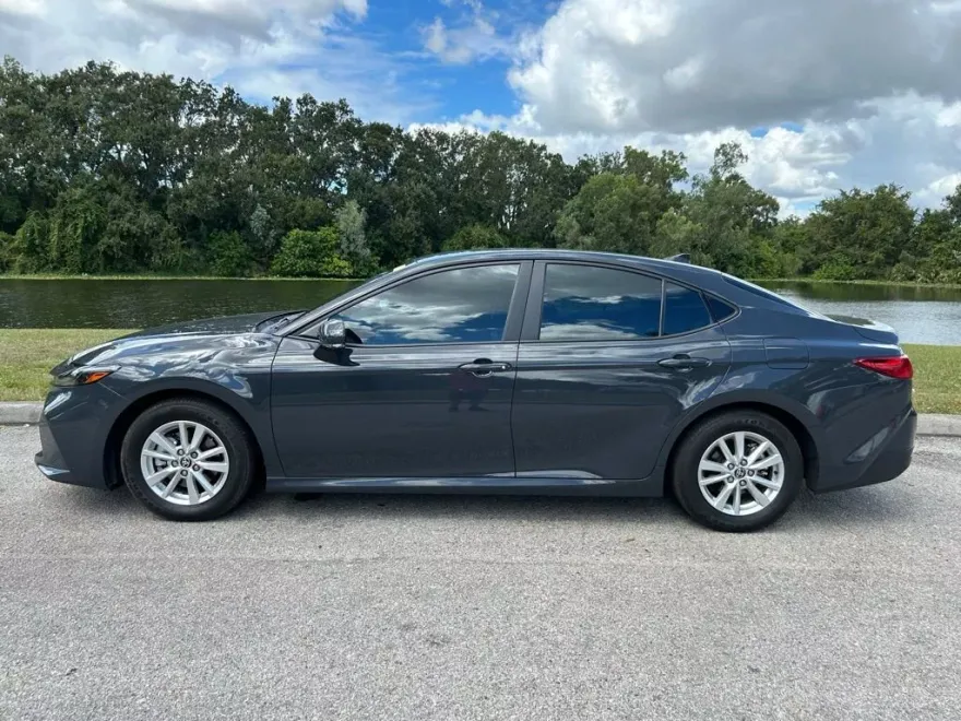 2025 Toyota Camry LE photo 1