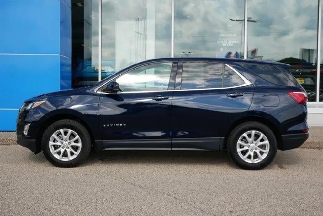 2020 Chevrolet Equinox LT photo 1